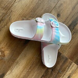 Stoney Clover for Target size 9 slides gently used